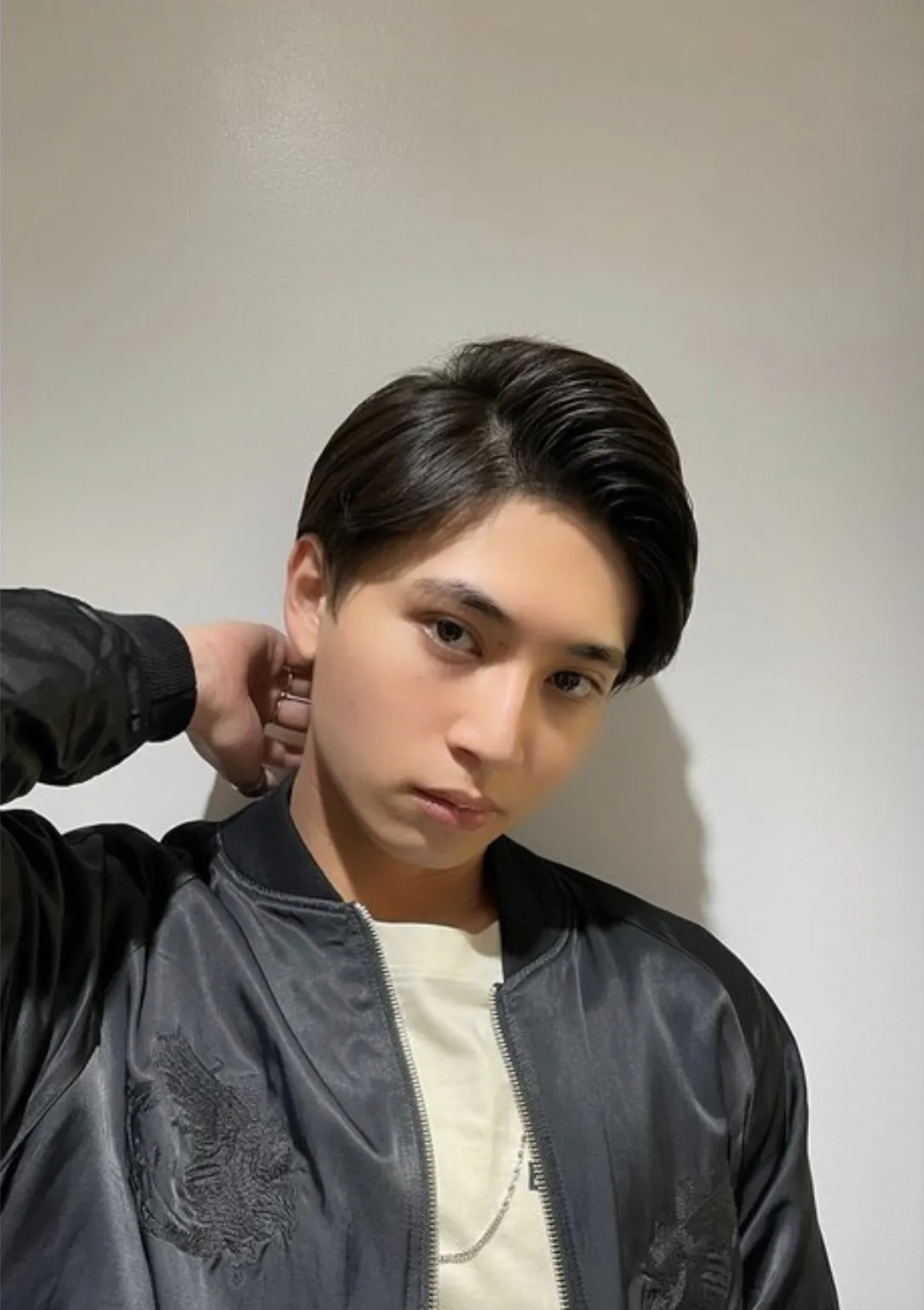 爽やかアップバングショート